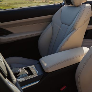 Центральная консоль и сиденья BMW 4 серии Cabrio G23 BMW 4 серии Cabrio G23 2020 "Зеленый Сан-Ремо металлик", центральная консоль и сиденья