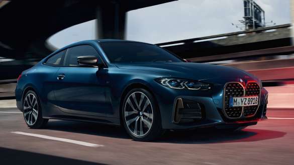 Система xDrive на BMW 4 серии Coupe G22 2020 Логотип xDrive на BMW 4 серии Coupe G22 2020