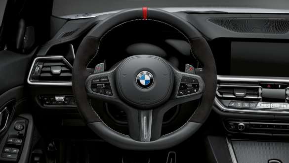 Рулевое колесо M Performance на BMW 4 серии Coupe G22 2020 Рулевое колесо M Performance на BMW 4 серии Coupe G22 2020 крупным планом