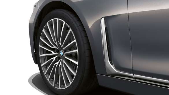 BMW 7 серии Седан: воздуховод BMW 7 серии Седан: воздуховод крупным планом