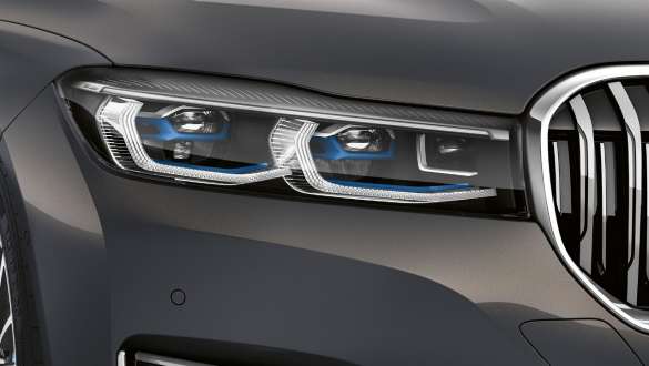 BMW 7 серии Седан: лазерные фары BMW 7 серии Седан: лазерные фары крупным планом