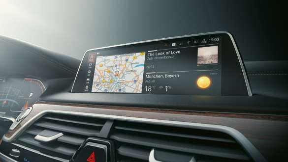 BMW 7 серии Седан: операционная система BMW 7.0 BMW 7 серии Седан: экран с операционной системой BMW 7.0