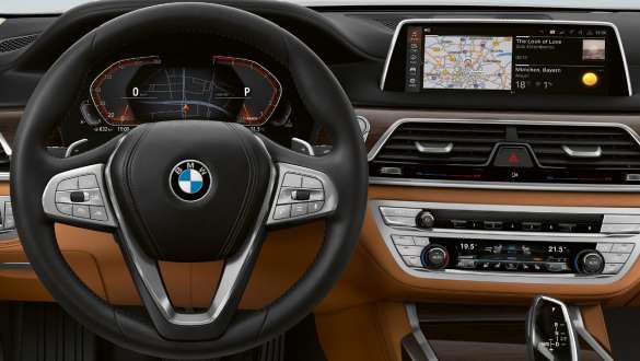 BMW 7 серии Седан: приборная панель BMW Live Cockpit Professional BMW 7 серии Седан: экран приборной панели BMW Live Cockpit Professional