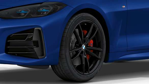 18" легкосплавные диски M Double-spoke BMW M440i xDrive Cabrio G23 2020 18" легкосплавные диски M Double-spoke 848 M Bicolour Jet Black BMW M440i xDrive Cabrio G23 2020 крупным планом
