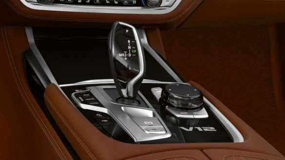 BMW M760Li xDrive Седан G11 G12 2019, 8-ступенчатая коробка передач Steptronic Sport, центральная консоль управления BMW M760Li xDrive Седан G11 G12 2019 8-ступенчатая коробка передач Steptronic Sport, консоль управления вбилизи