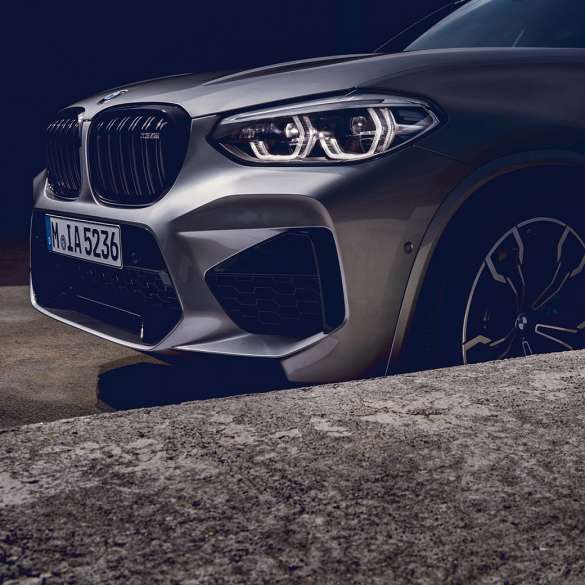 BMW X3 M Competition, lateral front view. BMW X3 M Competition in Donington Grey metallic, exterior, lateral front view.
