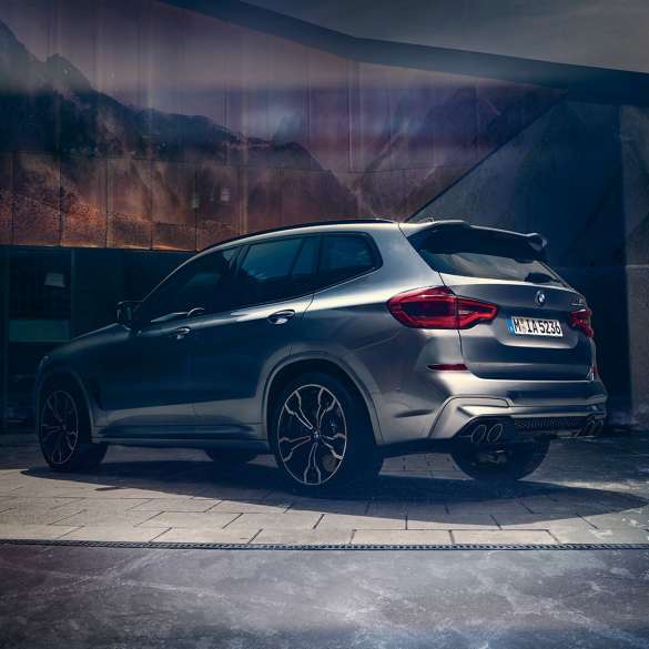 BMW X3 M Competition, lateral rear view. BMW X3 M Competition in Donington Grey metallic, exterior, lateral rear view.
