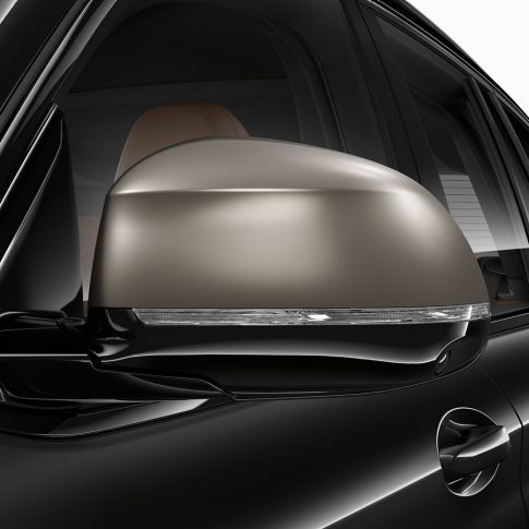 BMW X3 M40i and BMW X3 M40d, mirror caps. BMW X3 M40i and BMW X3 M40d in Black Sapphire metallic, exterior, galvanised mirror caps in Cerium Grey.