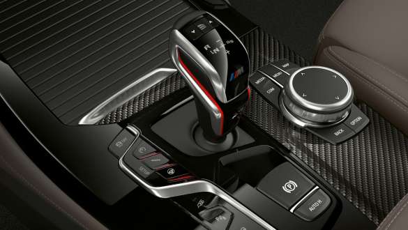 BMW X4 M Competition, рычаг переключения передач М. BMW X4 M Competition, салон, рычаг переключения передач М.