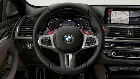 BMW X4 M Competition, кожаный руль M. BMW X4 M Competition, салон, кабина, кожаный руль M вкл. многофункциональность.