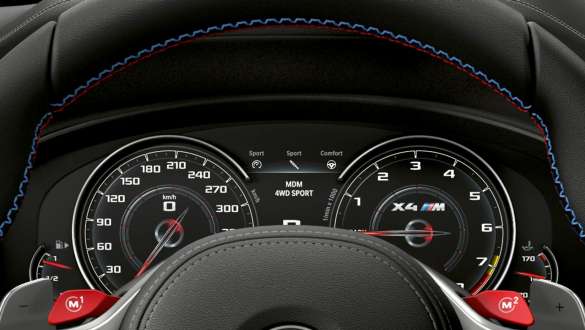 BMW X4 M Competition, кабина, приборная панель М. BMW X4 M Competition, салон, кабина, приборная панель М.