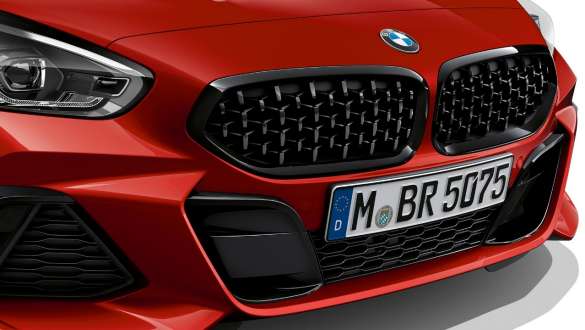 BMW Z4 Родстер решетка радиатора BMW Z4 Родстер с решеткой радиатора в сетчатом дизайне