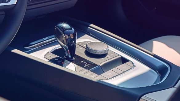 BMW Z4 Родстер спортивная трансмиссия Steptronic Спортивная трансмиссия Steptronic: Крупный план центральной консоли