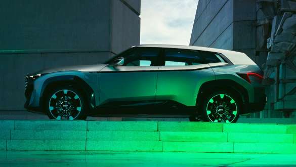 BMW Concept XM (G09), вид сбоку в статике BMW Concept XM (G09), вид сбоку в статике