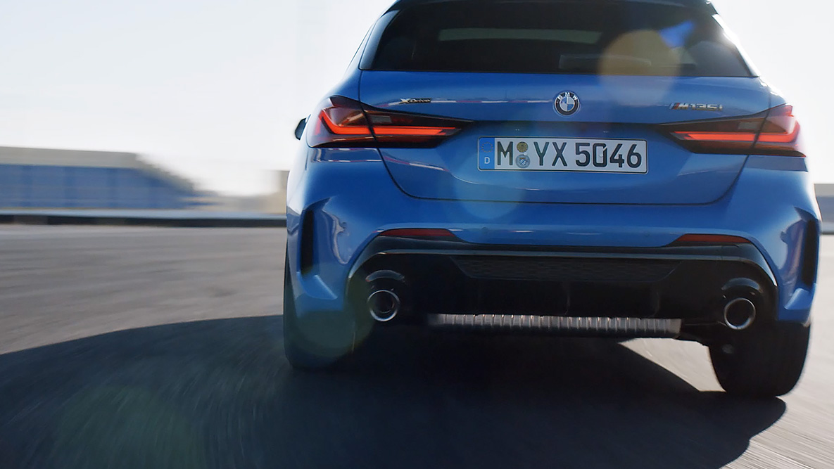 Cпортивное рулевое управление М. BMW 1 серии с рулевым управлением M Sport.