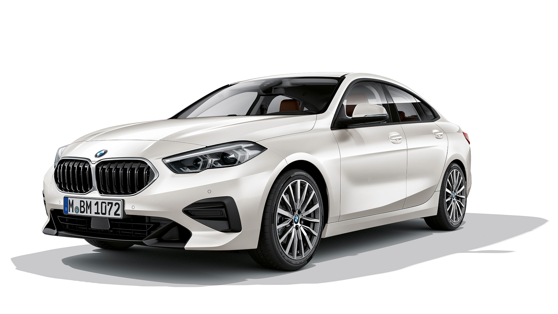Решетка радиатора BMW BMW 2 серии Gran Coupé Модель Advantage Решетка радиатора BMW BMW 2 серии Gran Coupé Модель Advantage Mineral White F44 вид спереди с поворотом в три четверти