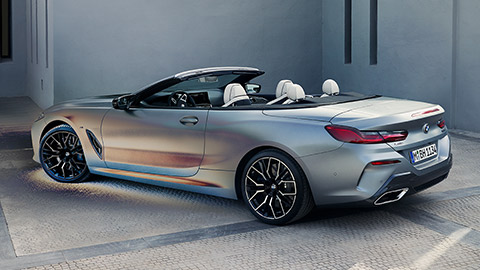 BMW 8 Серии Cabrio (G14) вид сбоку с поворотом в три четверти, не в движении