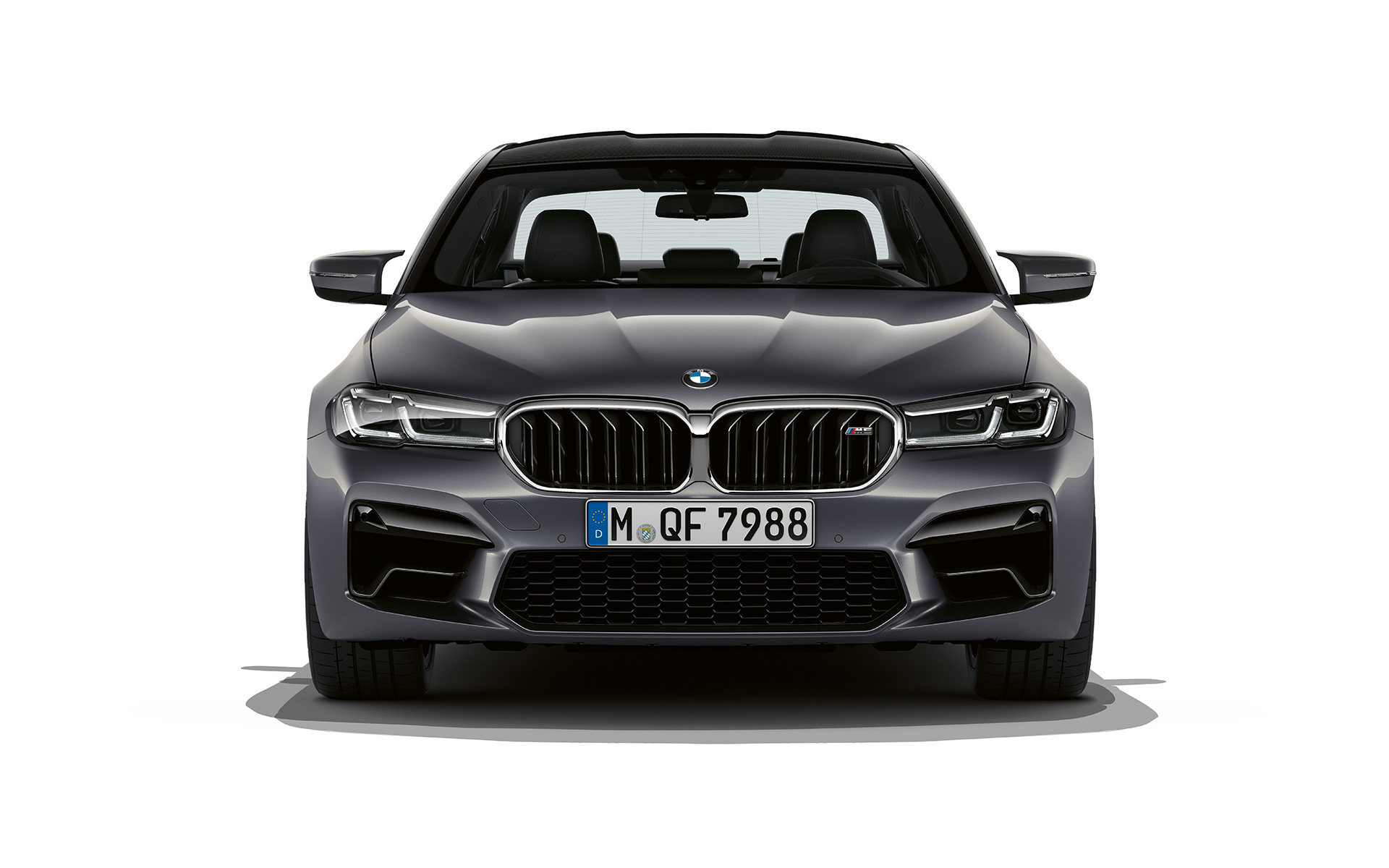 BMW M5 F90 LCI Facelift 2020 Brands Hatch Grey металлика, вид спереди.
