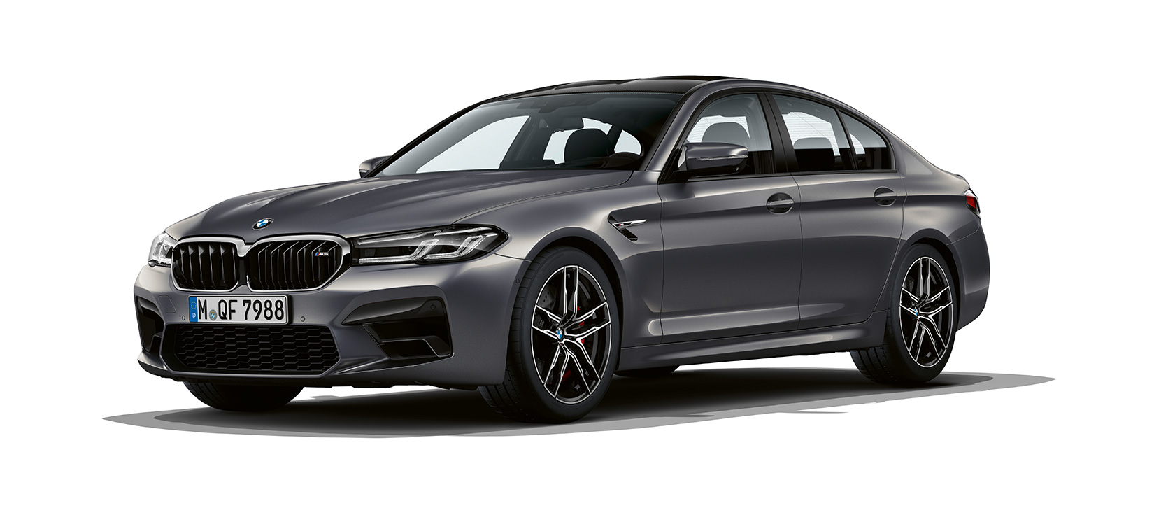 BMW M5 F90 2020 three-quarter front view BMW M5 F90 LCI Facelift 2020 Brands Hatch Grey metallic three-quarter front view