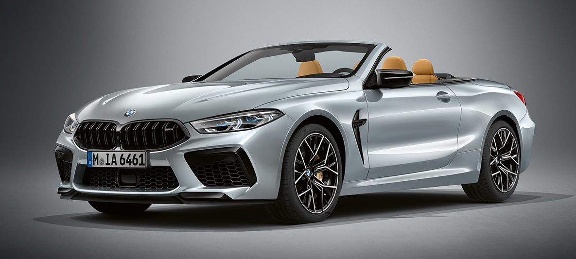 BMW Individual M8 Кабриолет в BMW Individual Pure metal Silver металлик. BMW Individual M8 Кабриолет в BMW Individual Pure metal Silver металлик, вид спереди три четверти.