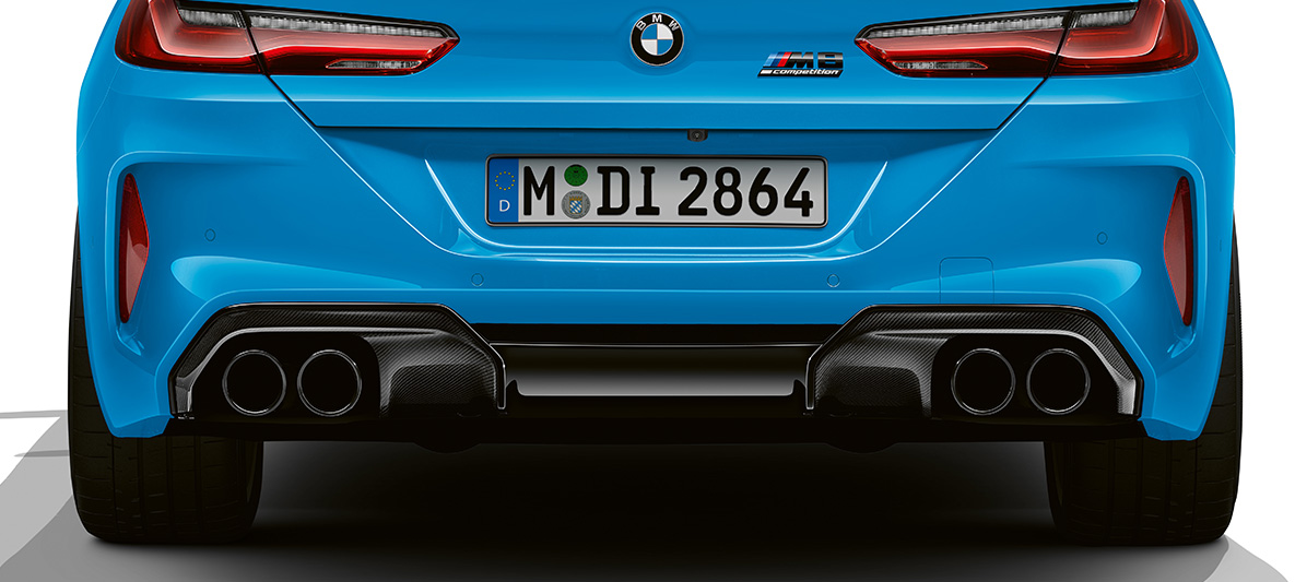 Карбоновый диффузор BMW M8 Competition Coupé F92 LCI (рестайлинг 2022 года), Синий Дейтона-Бич BMW M8 Competition Coupé F92 LCI (рестайлинг 2022 года), Синий Дейтона-Бич, карбоновый пакет отделки экстерьера M, задний бампер, крупный план карбонового диффузора