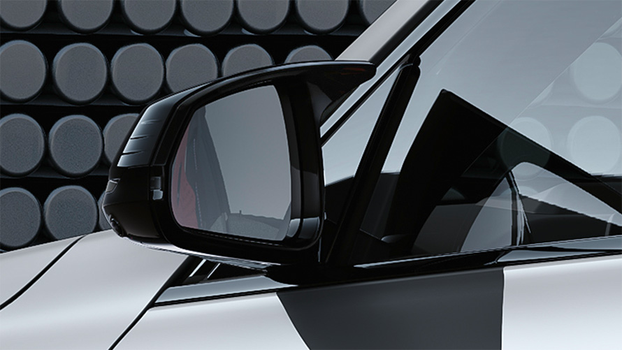 BMW X1 M35i xDrive, детали экстерьера, накладки зеркал заднего вида M