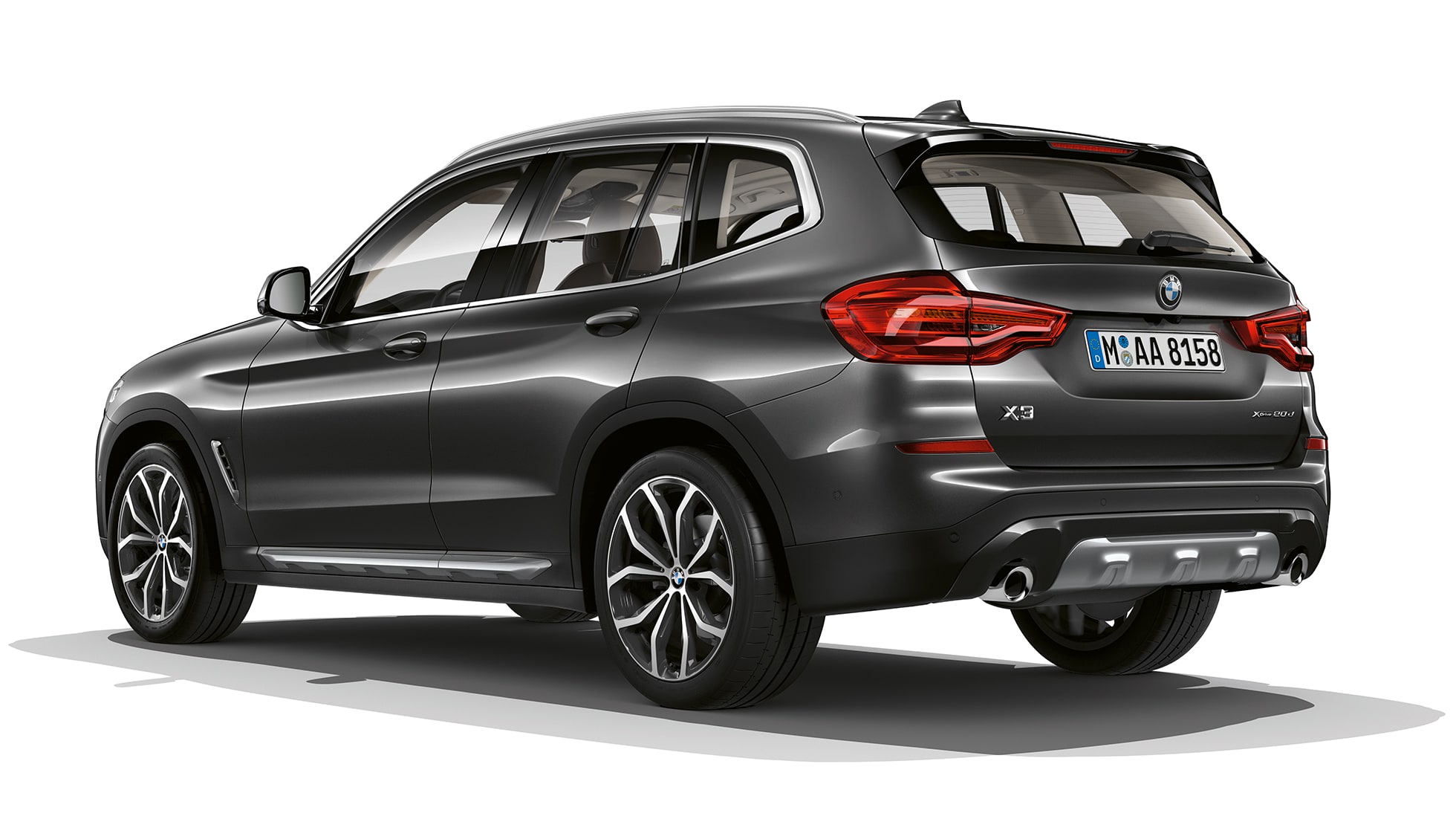 BMW X3 M40i, модель xLine, снимок сзади с поворотом в три четверти BMW X3 M40i, модель xLine, снимок сзади с поворотом в три четверти