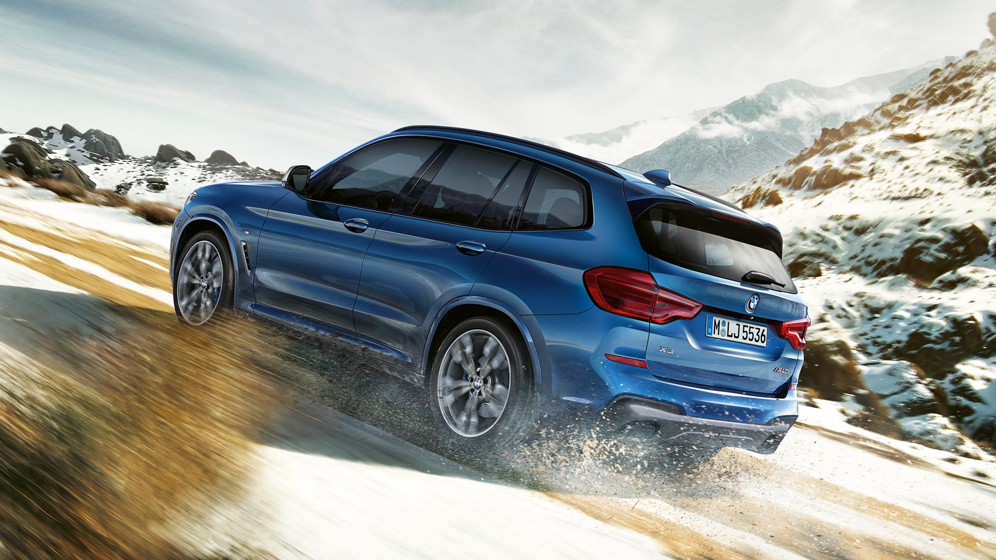 BMW X3 M40i на подъеме BMW X3 M40i на подъеме