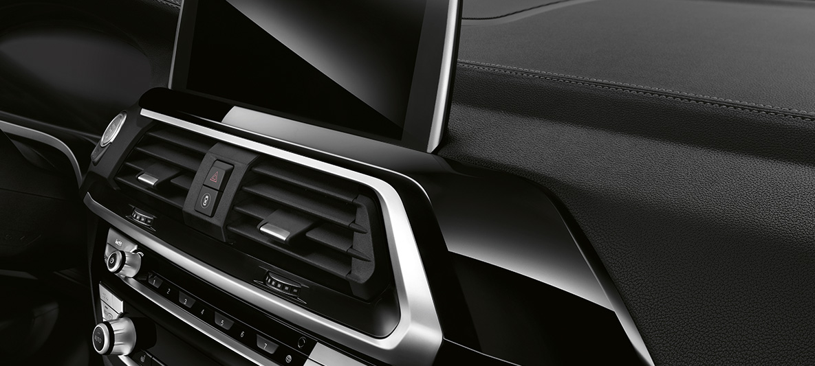 BMW X3, внутренняя отделка BMW Individual Piano, черный цвет BMW X3, внутренняя отделка BMW Individual Piano, черный цвет
