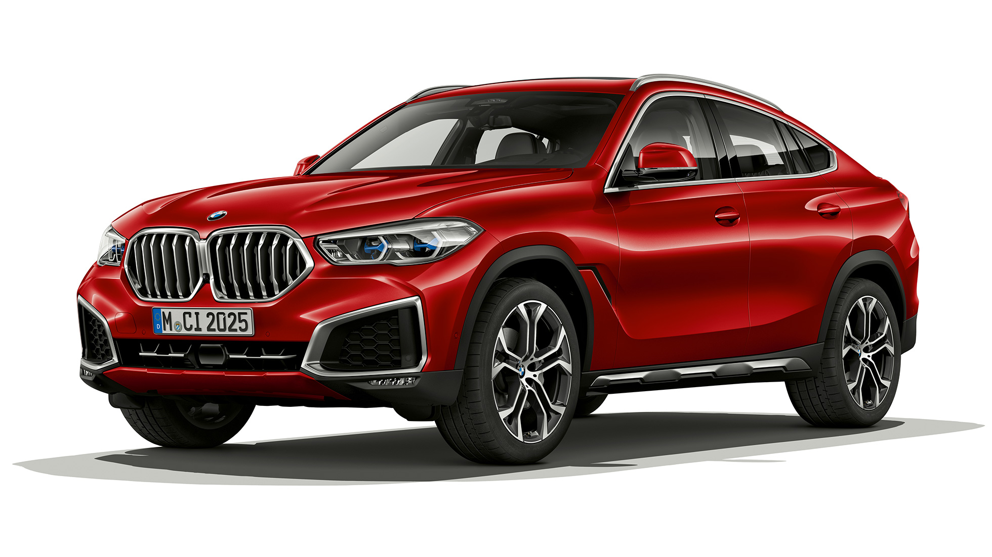 BMW X6 с BMW xLine, экстерьер. BMW X6 с BMW xLine, вид спереди с поворотом в три четверти.
