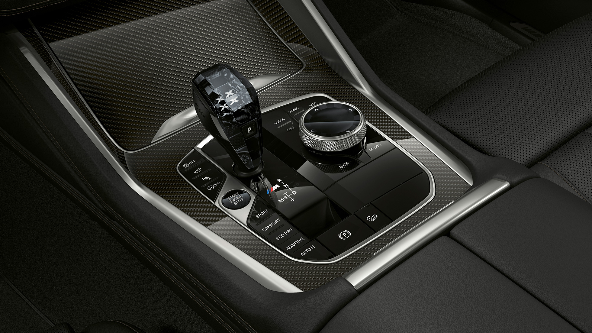 Салон BMW X6 с BMW xLine, центральная консоль. Салон BMW X6 с BMW xLine с акцентом на центральную консоль.