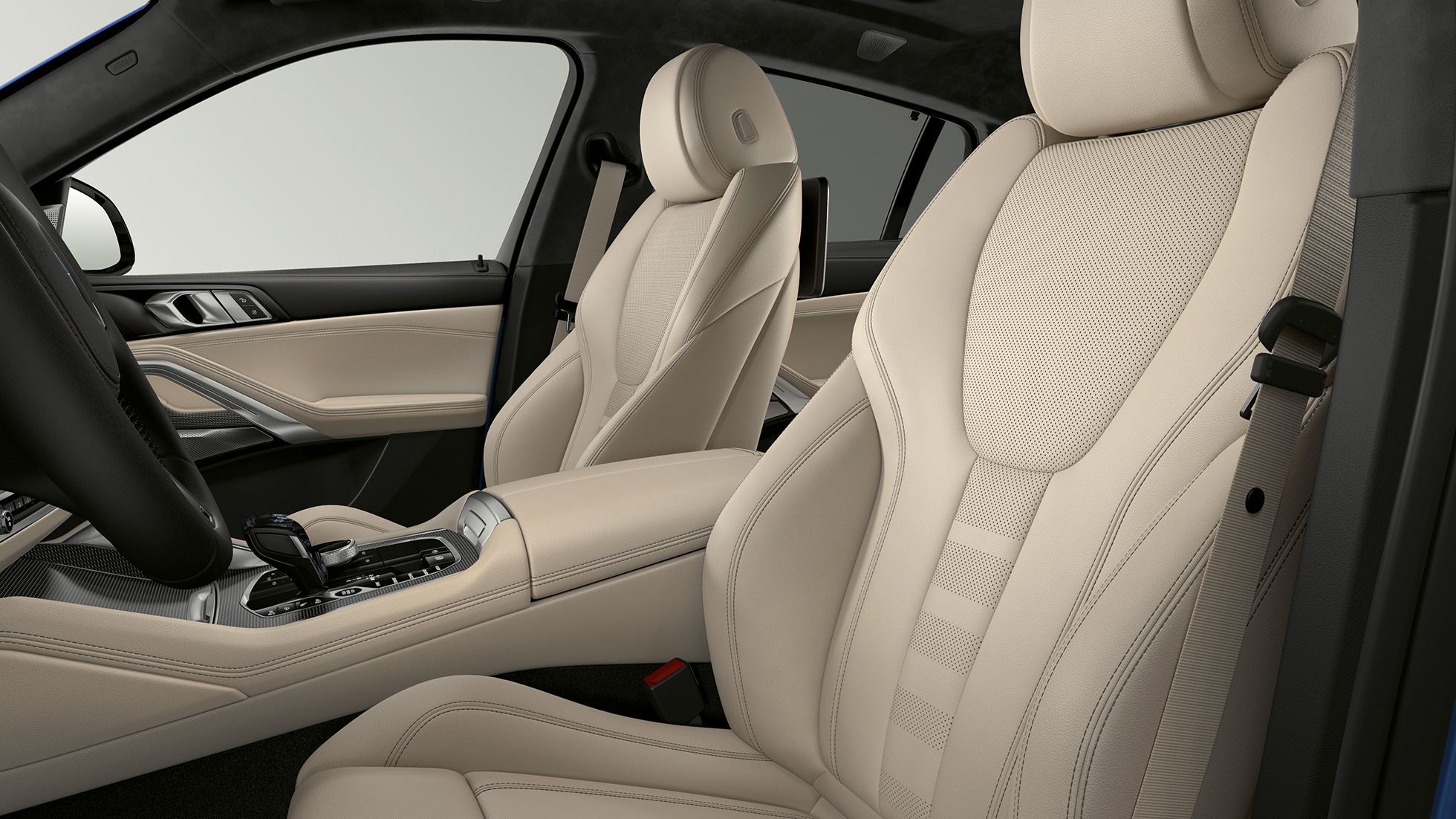 BMW X6 с пакетом M Sport, обивка. Салон BMW X6 с пакетом M Sport с акцентом на обивку.