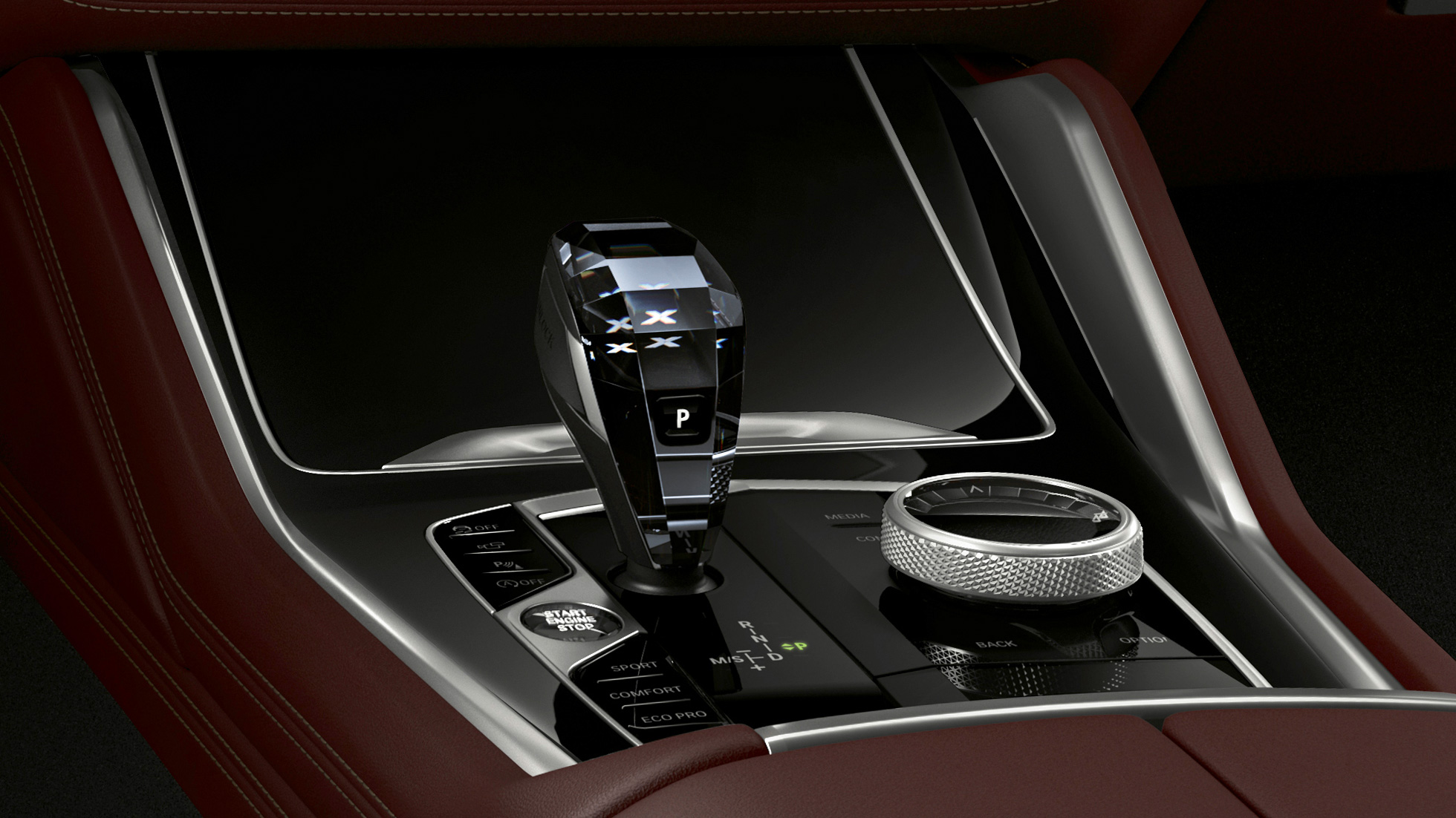 BMW X6 с BMW Individual, центральная консоль. Салон BMW X6 с BMW Individual с акцентом на центральную консоль.