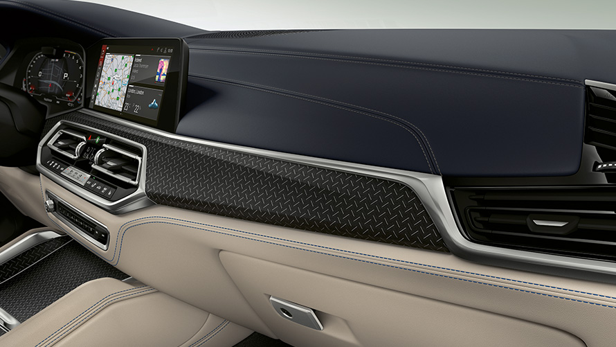 BMW Individual декоративные планки Дерево Fineline черного цвета с алюминиевыми вставками, крупный план