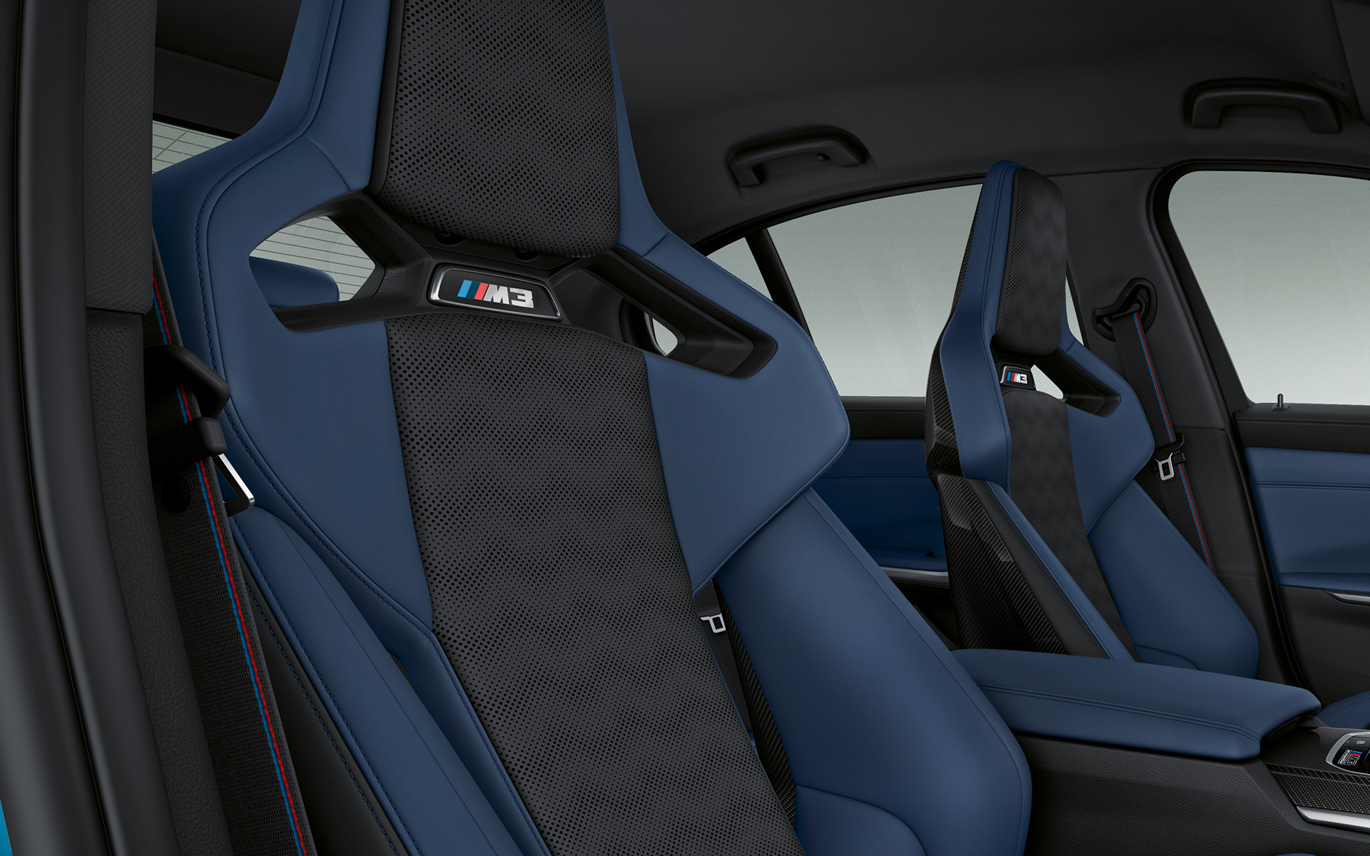 BMW Individual полная отделка мелкозернистой кожей Merino "Синий Фьорд" "Черный" BMW Individual полная отделка мелкозернистой кожей Merino Синий Фьорд Черный
