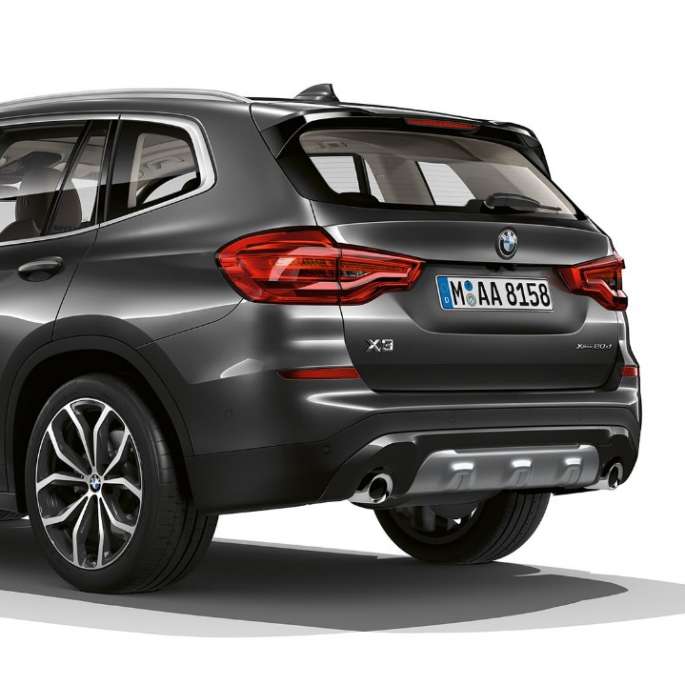 BMW X3 M40i, модель xLine, снимок сзади с поворотом в три четверти